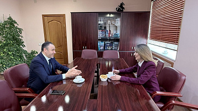 Председатель Общественной палаты Югры Алсу Маганова встретилась с директором филиала АО «Россети Тюмень» Когалымские электрические сети Рашидом Имакаевым