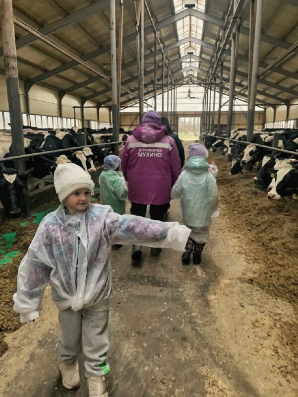 Дети Зуевского района познакомились с фермерским хозяйством