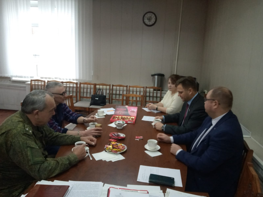 Служба по контракту