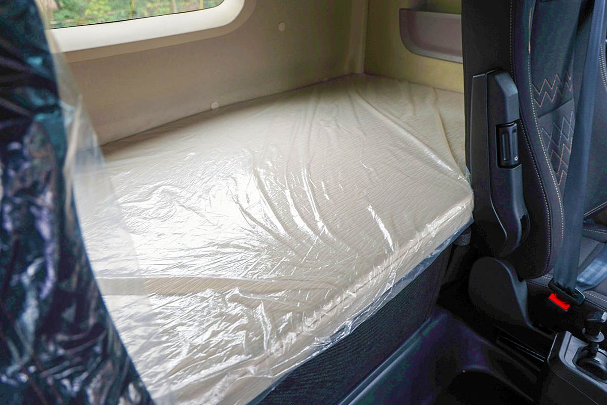 Электрический тягач Shacman H6000E 6x4 нового поколения