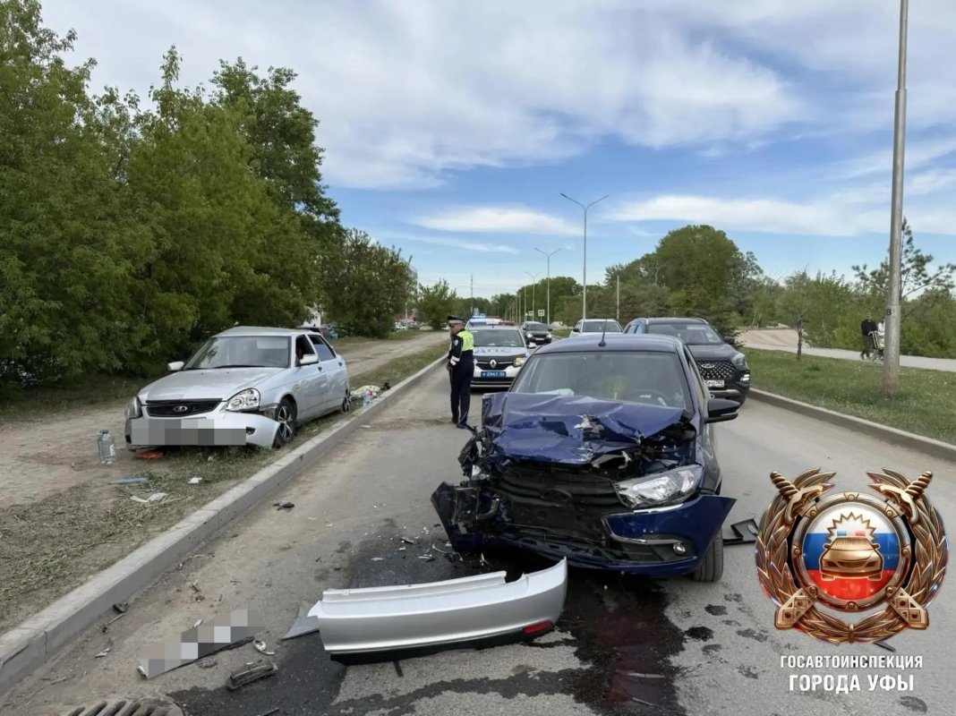 В Уфе в лобовой аварии пострадали пять человек