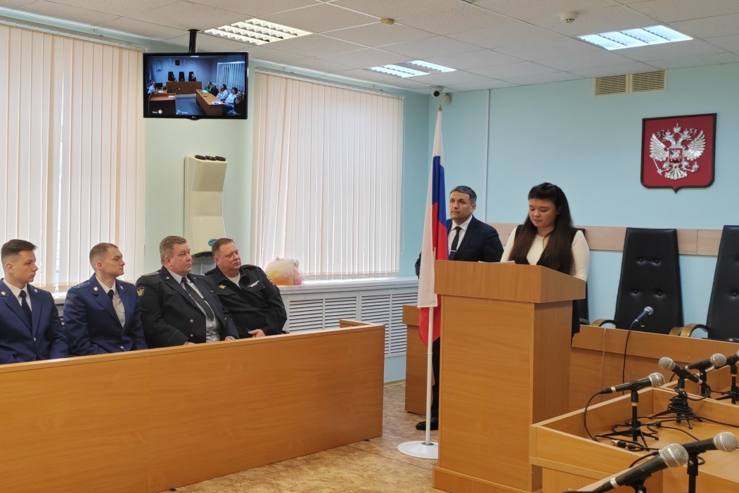 В Усть-Вымском районе вновь назначенные судьи принесли присягу