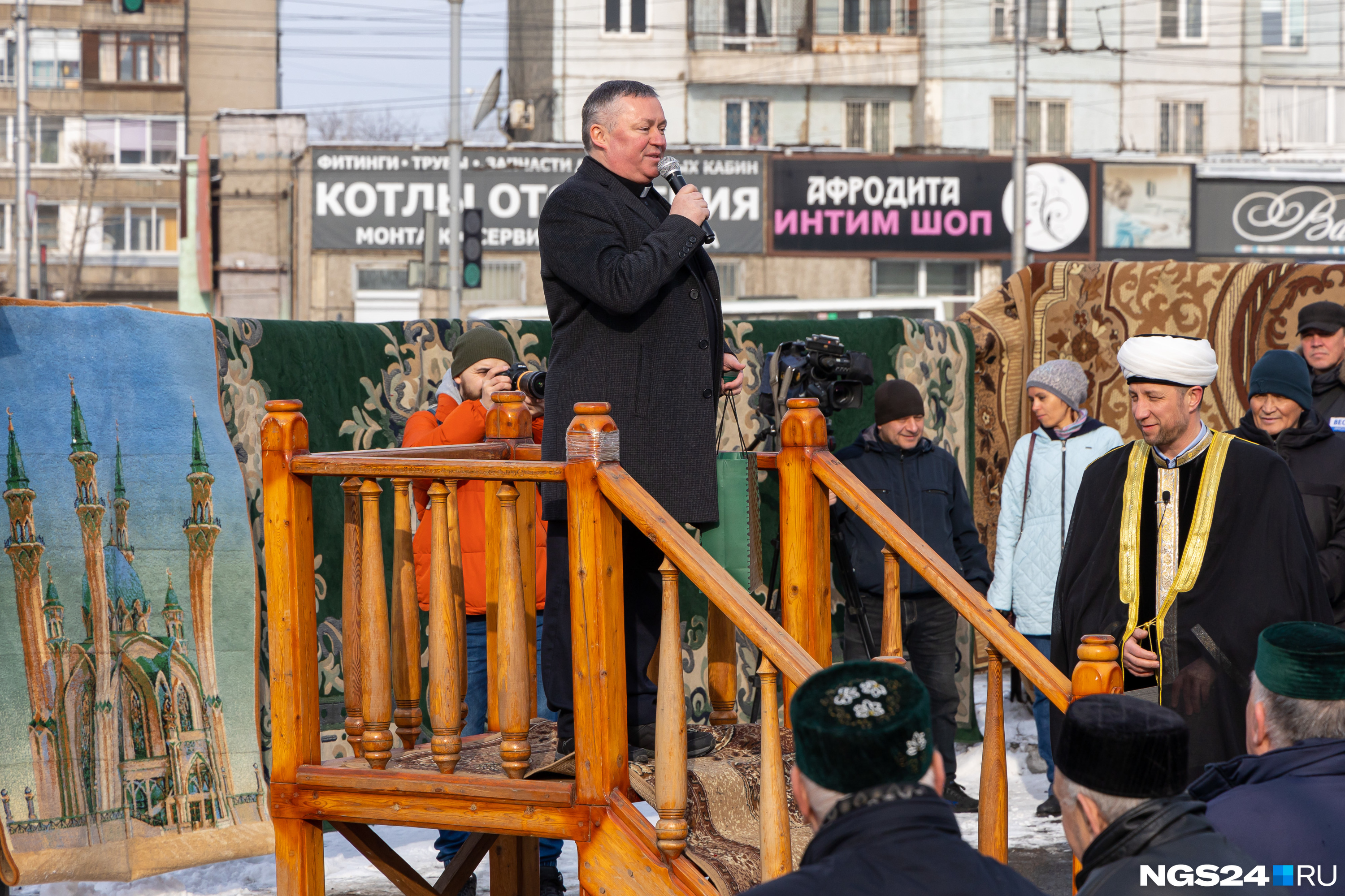 Красноярск байрам. Мусульманская мечеть. Мечеть в Красноярске.