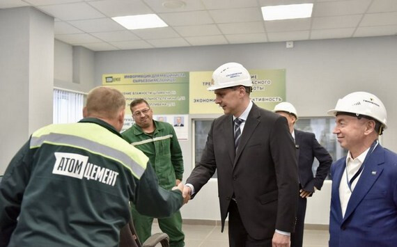 Паслер оценил вклад производителей стройматериалов в укрепление экономики Свердловской области