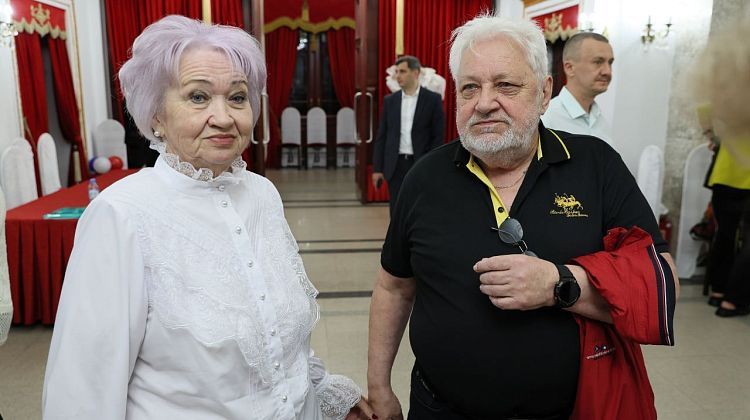 Вениамин Кондратьев наградил лучших журналистов Кубани