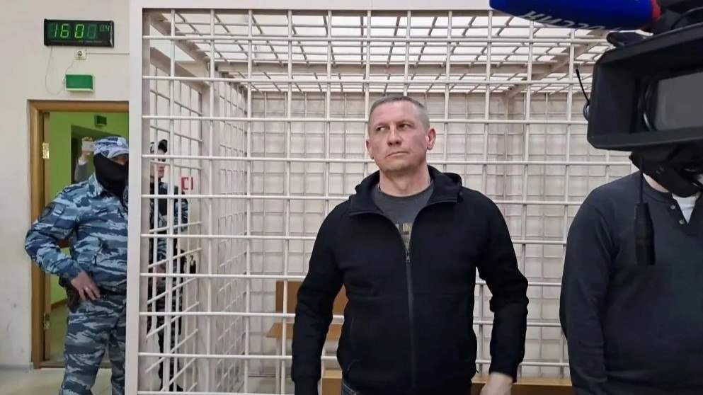 В Курске взяточный посредник Дедова и Смирнова Шубин получил 8 лет колонии