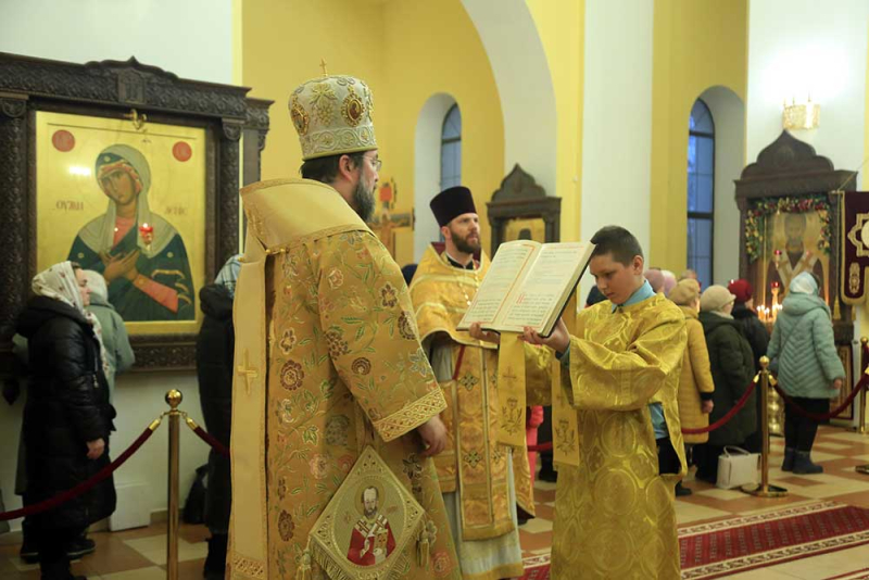 Епископ Серафим совершил Божественную литургию в Никольском кафедральном соборе г. Бобруйска