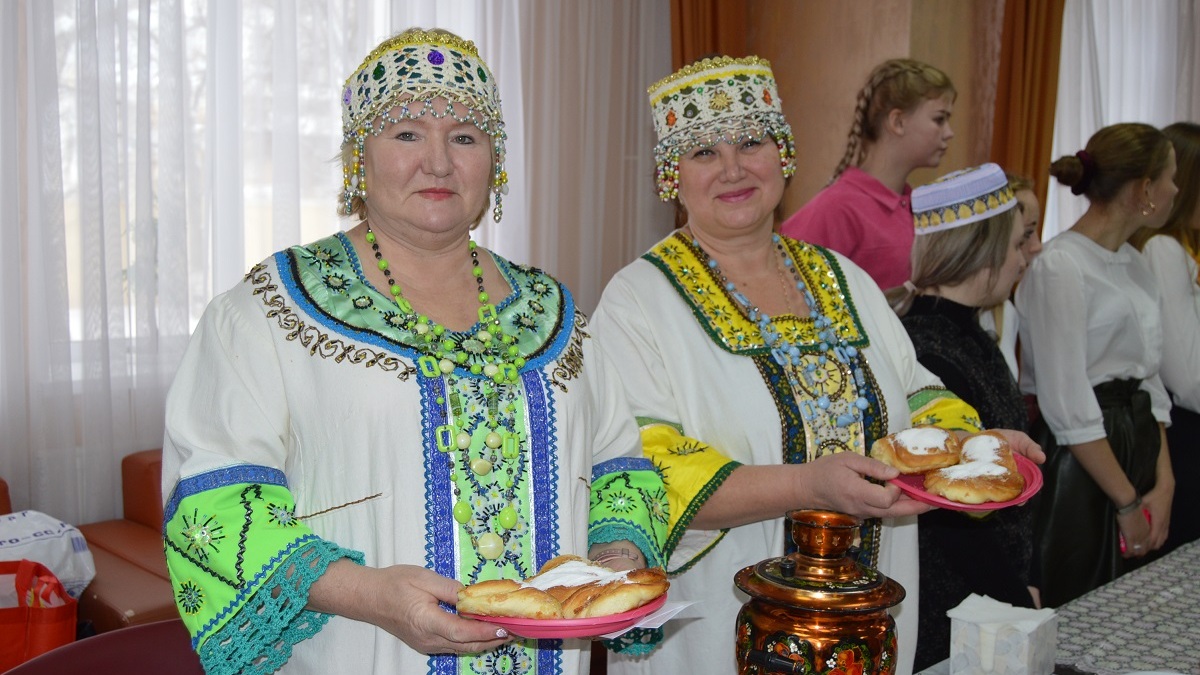 Касимов национальность. Фестиваль национальных культур. Русская и Татарская культура Касимов. Татарская семья.