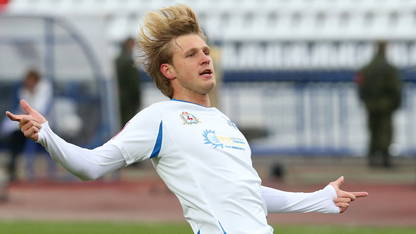 Вызов Исмаилову, диск для «Ювентуса» и завершение карьеры в 25: как Сапогов стал главным мемом российского футбола