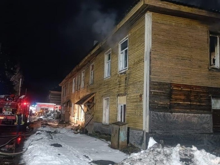 Появились фото пожара, уничтожившего квартиру под Петрозаводском