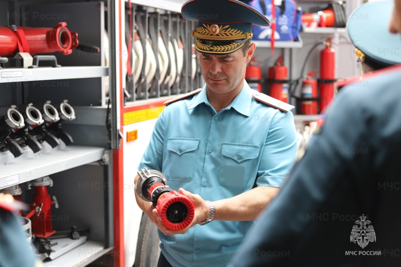 На вооружение кузбасских пожарных-спасателей поступило 6 единиц новой техники