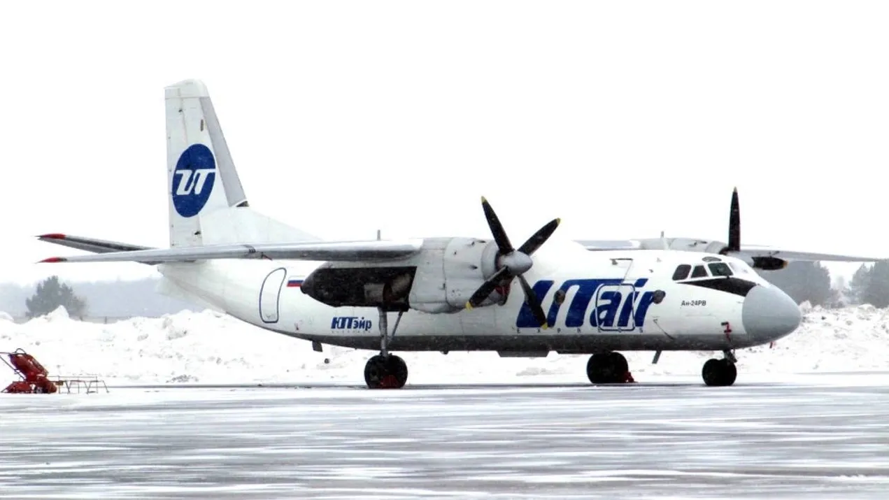 Atr 72 ютэйр сургут. Utair в тюмени. Ютэйр crj 200. Самолеты аэрофлота тюмени. Самолет ютэйр пермь тюмень.