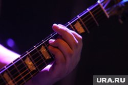 В 1961 году появился первый рок-н-ролл на русском языке — «Песня о морском дьяволе»