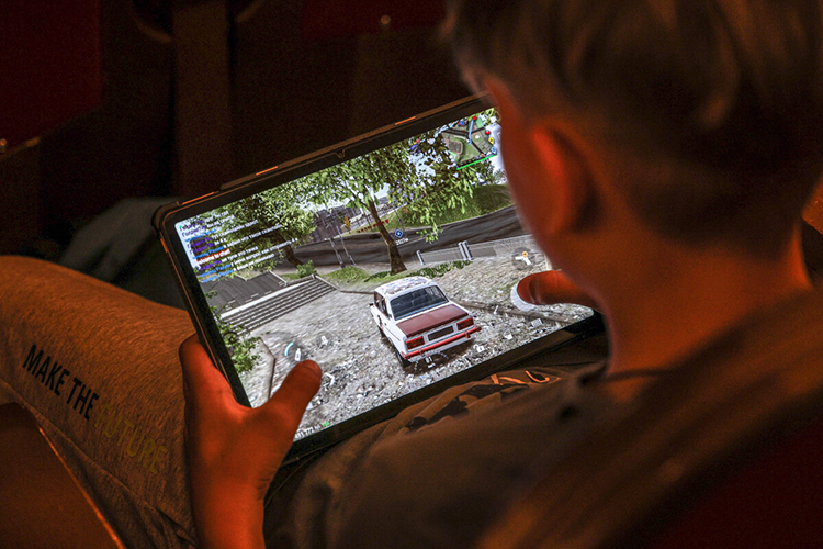 Председатель Госдумы Вячеслав Володин сообщил, что депутаты рассматривают возможность введения механизма самозапрета на платежи в компьютерных играх