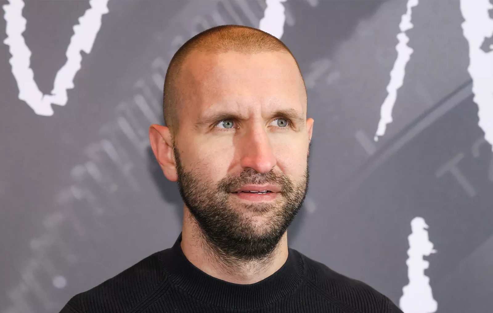 «Нельзя ребёнка постоянно держать при себе»: Иван Добронравов о воспитании через сепарацию