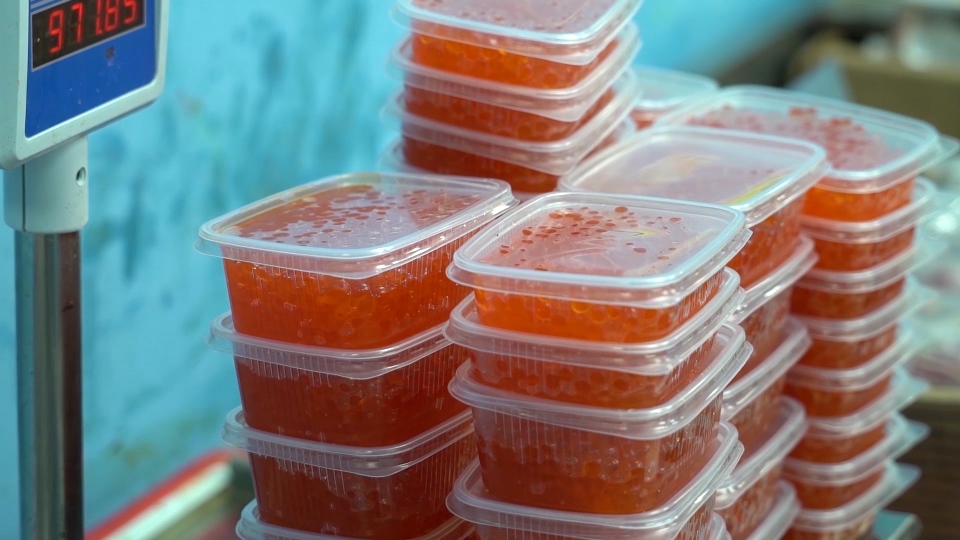 Икра сравнение. Фирма сахалинская икра. Икра алоэ. В каких марках икры нашли кишечную палочку. Икра красная марки.