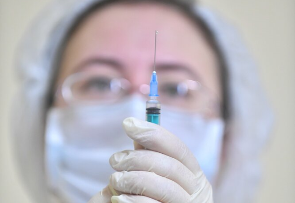 укол, шприц ,прививка, лекарство, Фото Сергея Киселёва / агентство «Москва»
