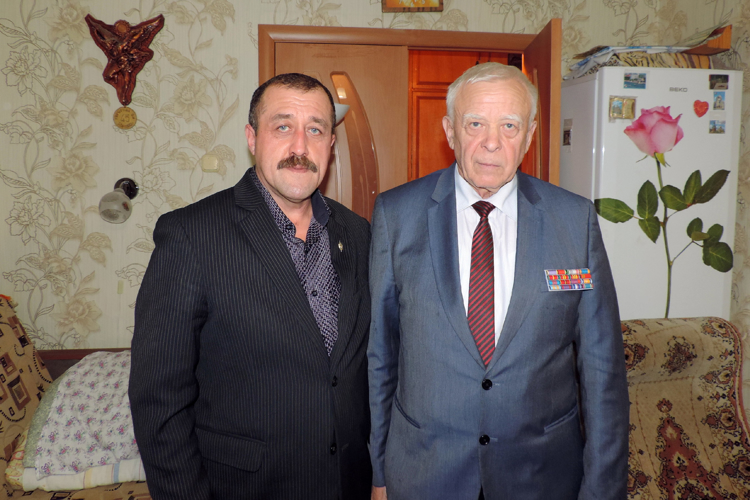 В Казани ветеранский актив УВО Росгвардии поздравил бывших коллег с ветеранским праздником 