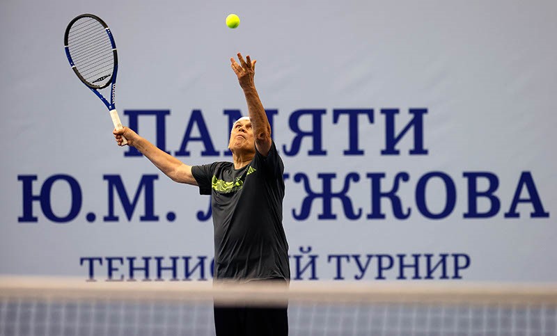 Теннисный турнир «Кожаная Кепка», посвященный Юрию Лужкову, состоится 9 декабря в Москве