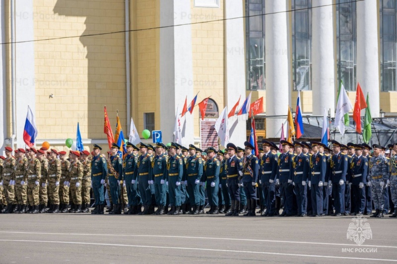 Кировские спасaтели приняли участие в торжественных мероприятиях в честь юбилея Великой Победы