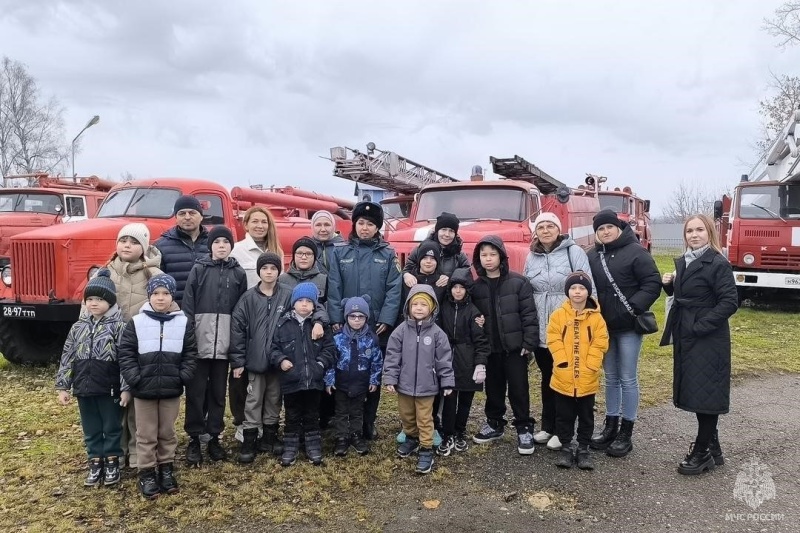 В Зеленодольске для семей участников СВО организовали экскурсию в Музей пожарной охраны