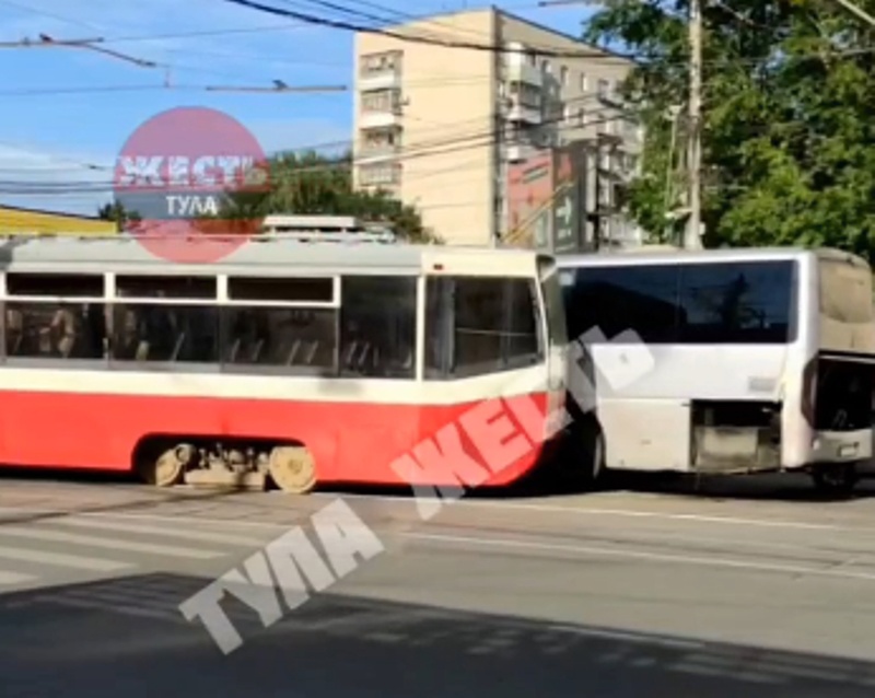 Пешеходный переход. Третья очередь восточного обхода в туле проект. Подъезд с улицы. Развязка ложевая металлургов тула. Трамвай.
