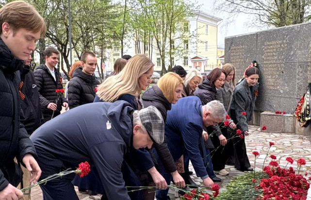 Церемония возложения цветов в преддверии 81-й годовщины Великой Победы (08.05.2026) Фото 3