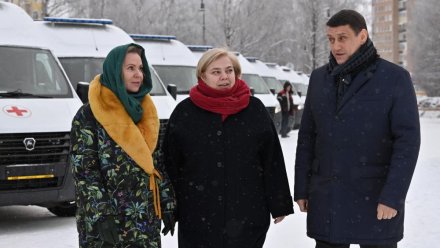 «Такой подарок мы ждали давно»: руководители на местах с благодарностью принимают новые «скорые»