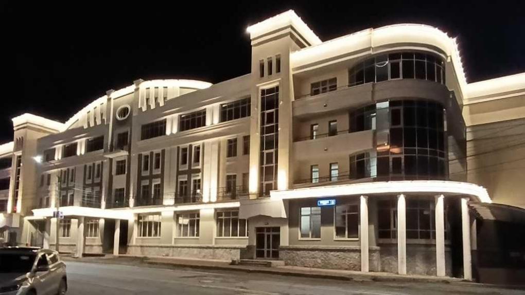 Строили почти 20 лет: в Омске сдали гостиницу у Музыкального театра