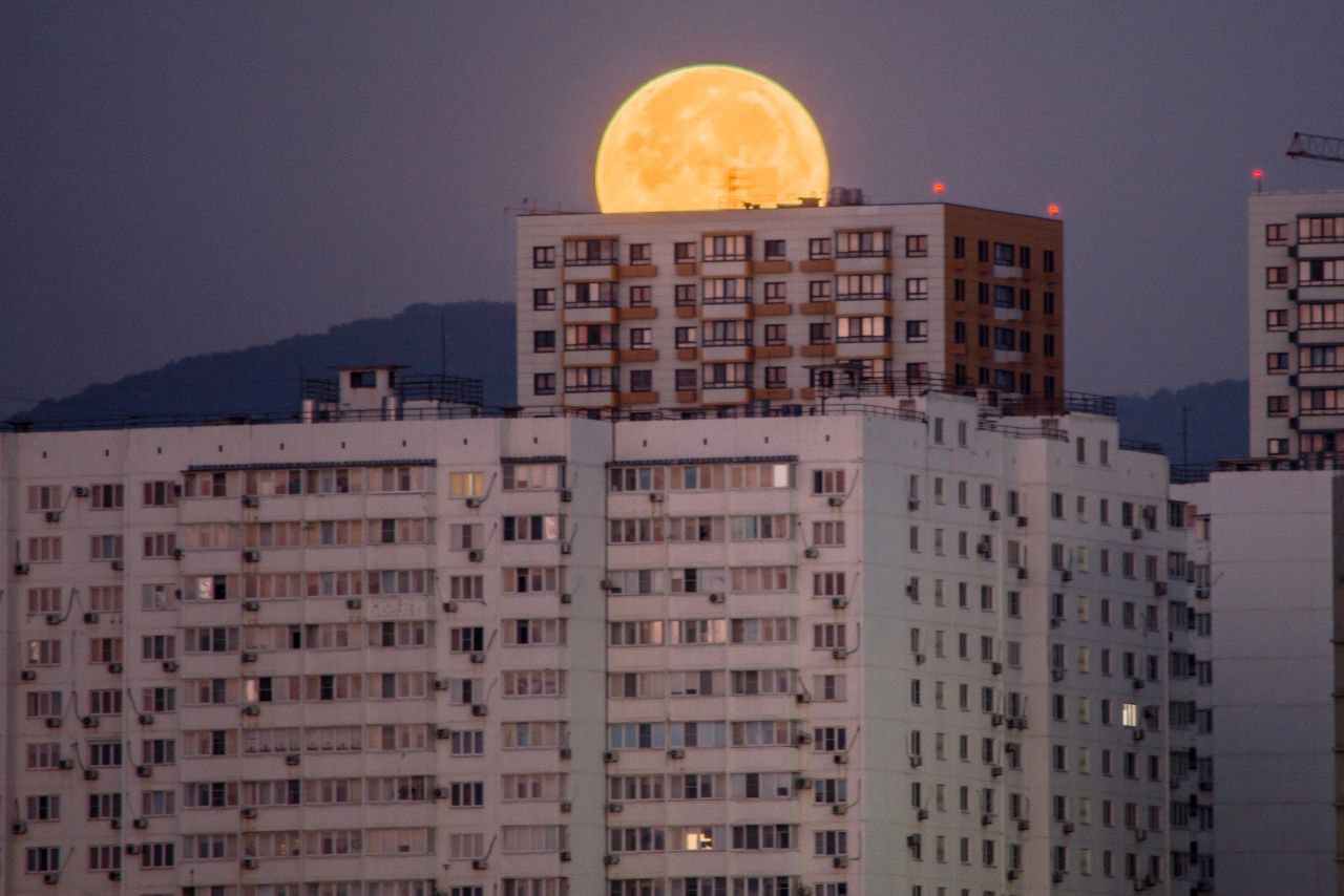 большая луна в москве