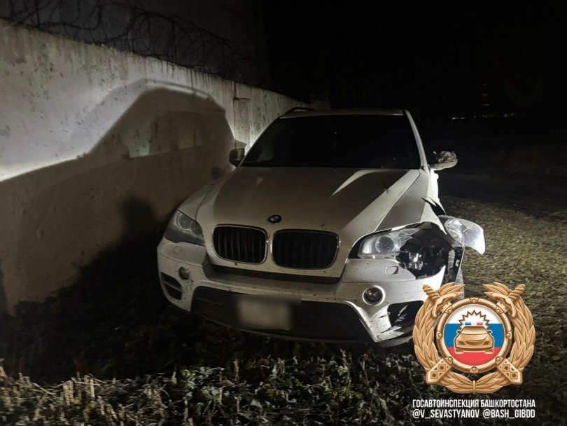 Пьяный водитель BMW сбил двух девушек и скрылся с места ДТП в Башкирии