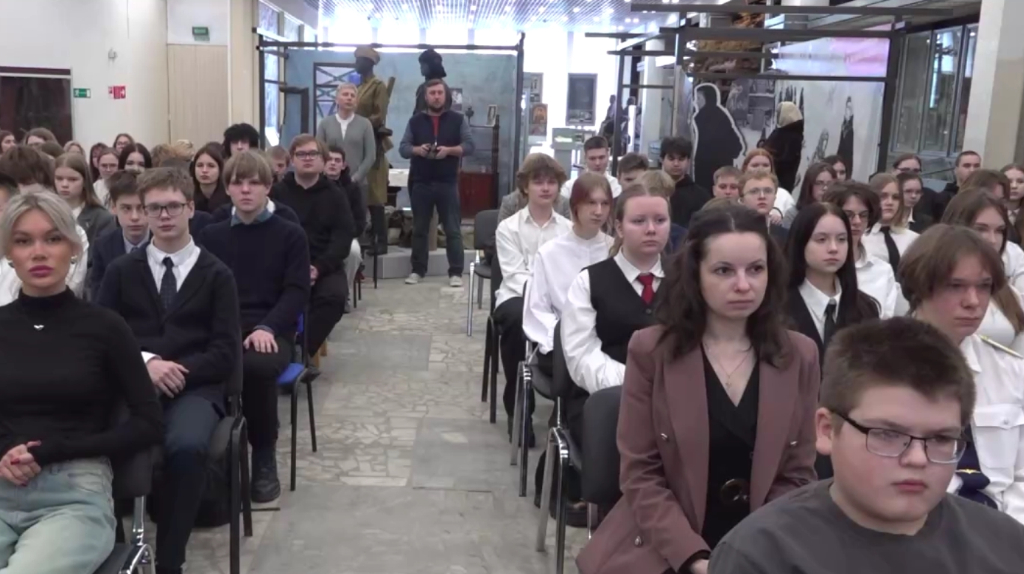 Юный брянец Александр Богомаз вошёл в число финалистов акции «Связующая нить»