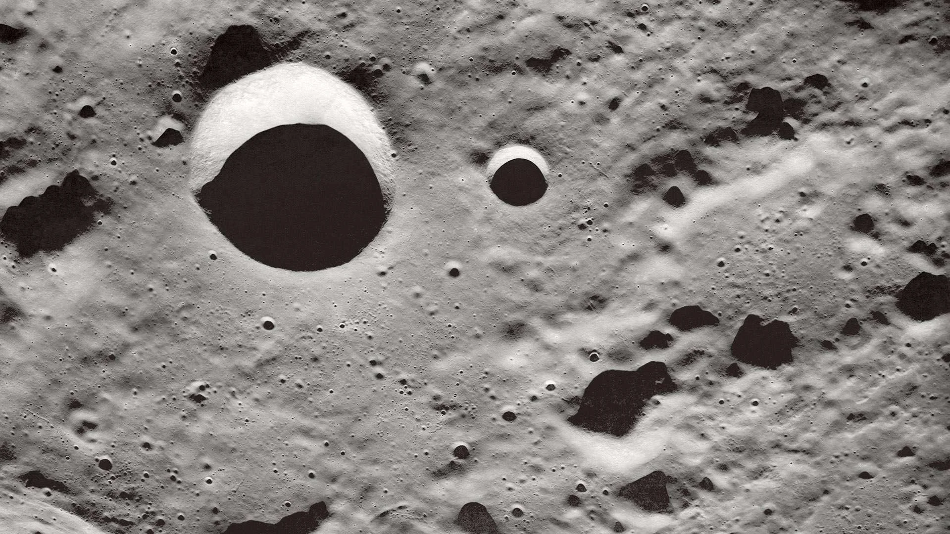 Первый снимок обратной стороны луны. Поверхность Луны. Темные пятна на Луне. Лунная поверхность. Недра Луны.