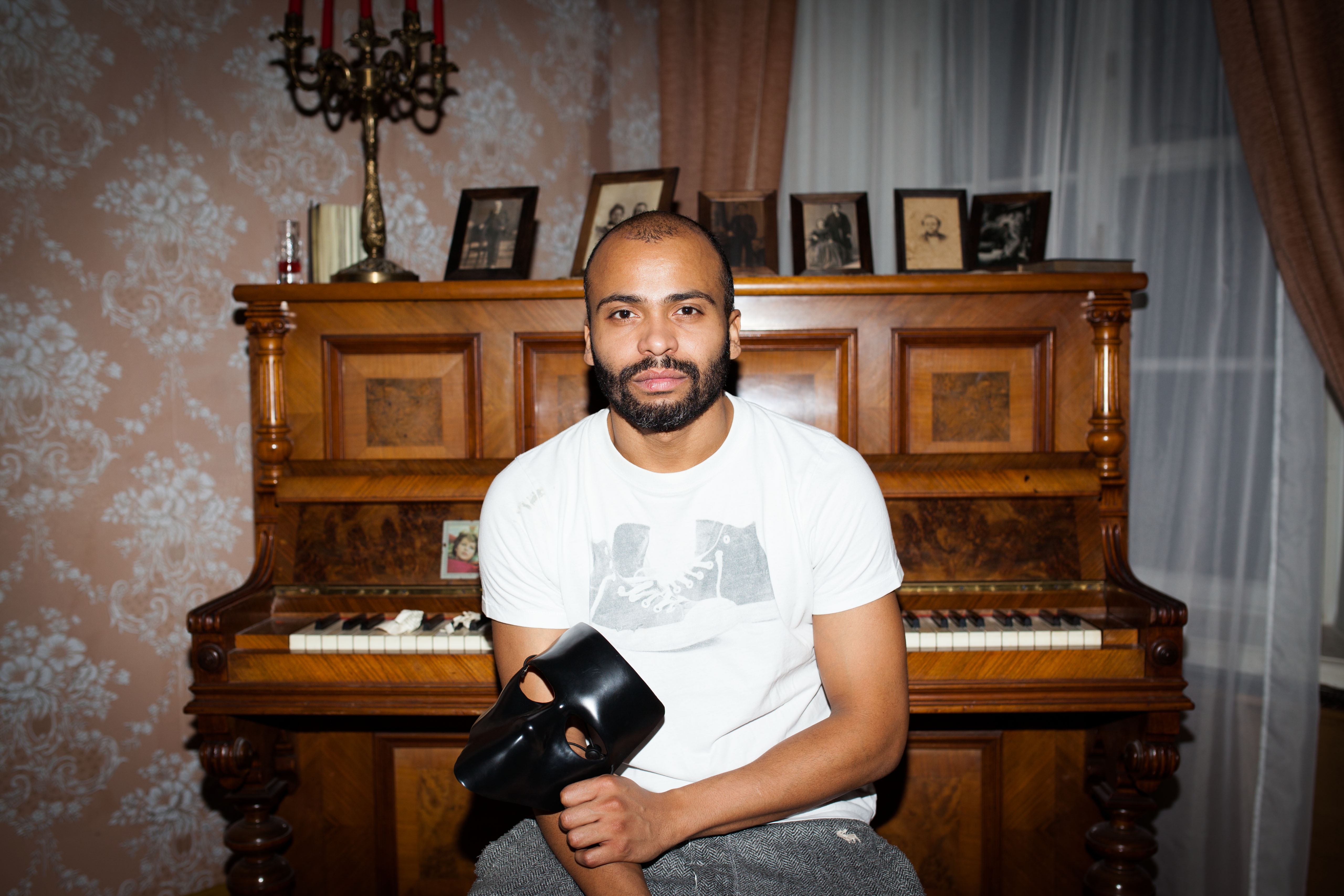 Мигель режиссер. Мигель режиссер. Мигель 2004. Мигель танцы. Мигель режиссер.