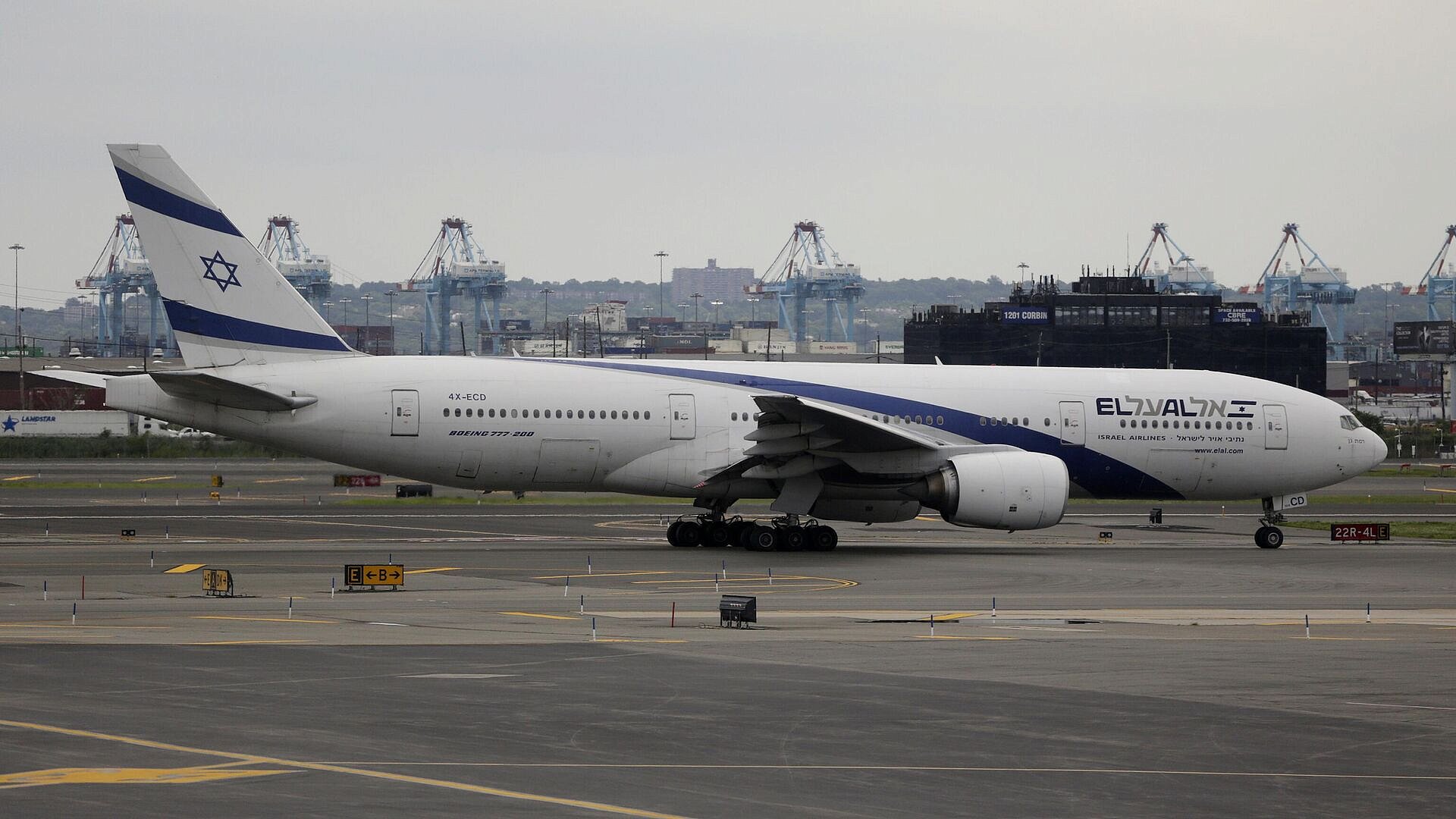 Два самолета развернулись в полете из Таиланда в Тель-Авив, пишут СМИ