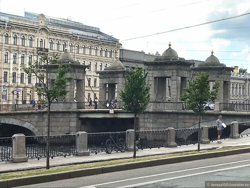 От Аничкова сада до улицы Росси