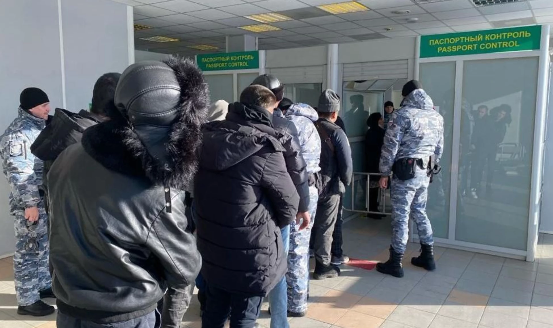 За первую неделю года приставы Челябинской области выдворили 22 мигранта