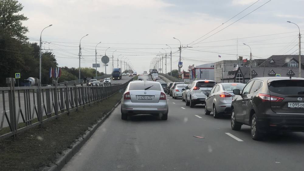 Пробки брянск сейчас. Автомобильная пробка. Пробки в Москве. Транспортные пробки. Автомобильные пробки в Москве.