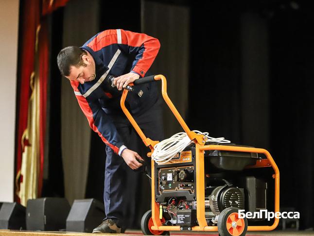 В Белгородской области стартовали бесплатные занятия по работе с бытовыми генераторами - Изображение 1