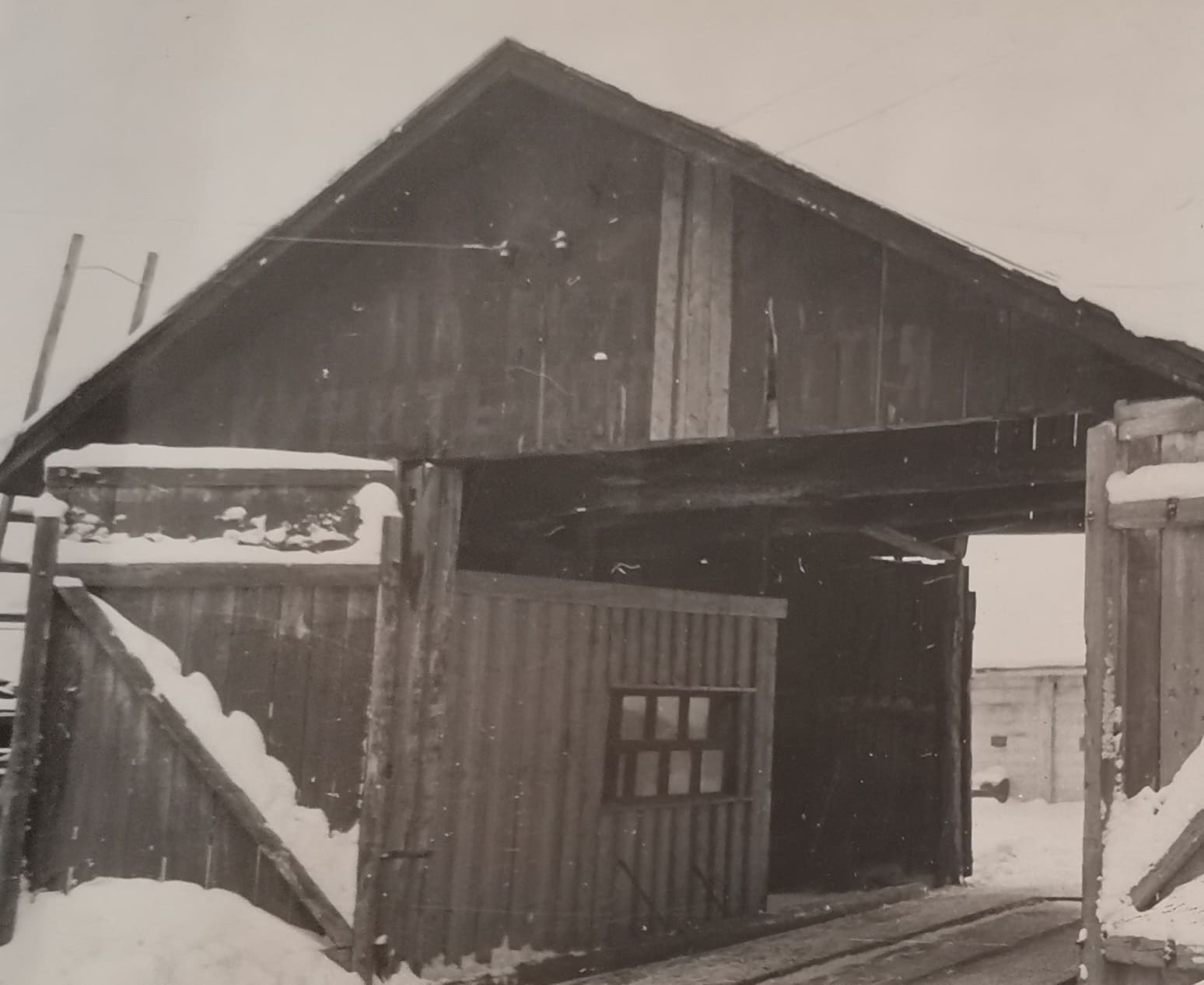 Первые строения на комбинате