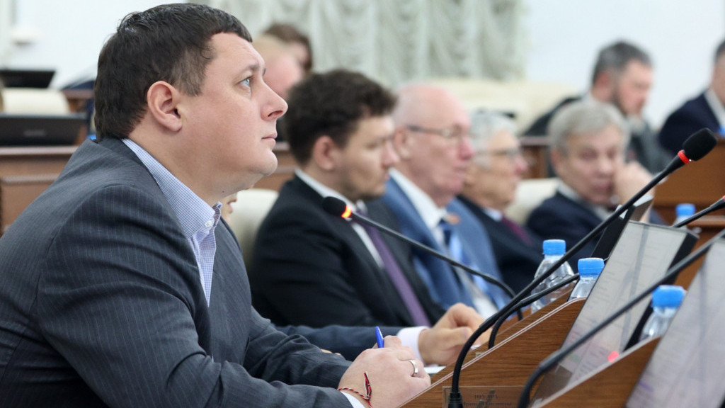 Законодательное Собрание единогласно поддержало мораторий о запрете на разведку и добычу россыпного золота Фото №1