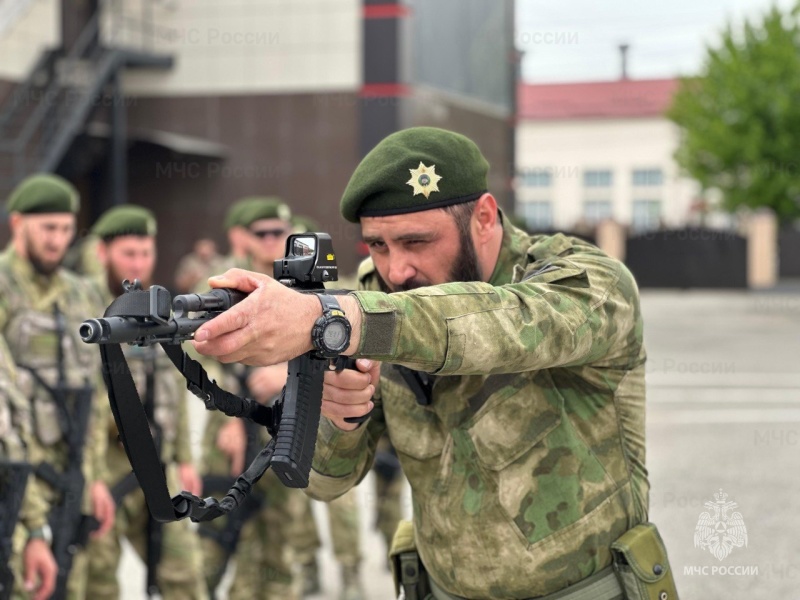 Сотрудники ГУ МЧС России по Чеченской Республике проходят комплексную подготовку