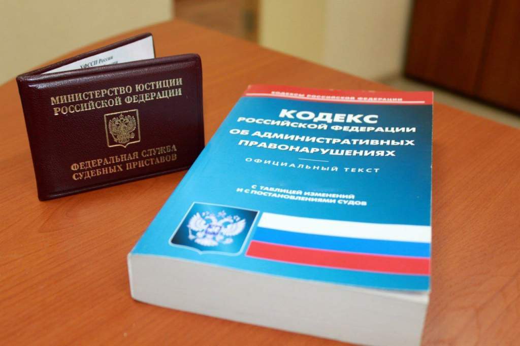Судебные приставы арестовали курянина, задолжавшего дочери 1,5 млн рублей