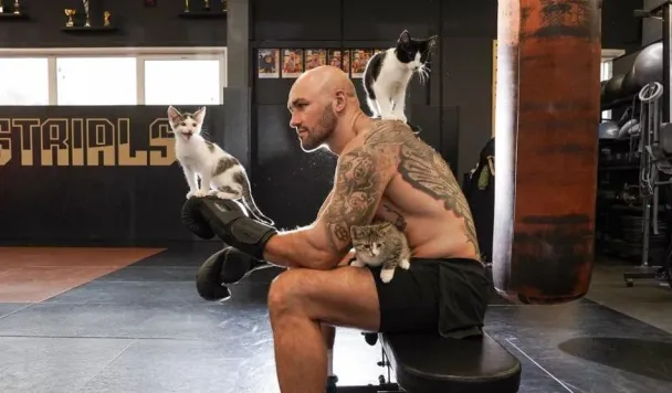 Акцию «Вагончик добра» поддержал боец Валерий Мясников (Фото DR)