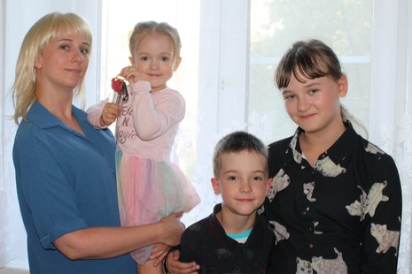 Еще одна многодетная семья нашего района справила новоселье