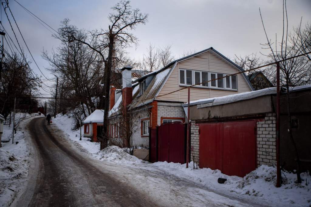 В Курске 3 владельца домовладений на улице ВЧК получили деньги за жилье