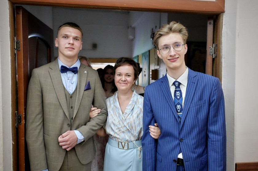 Более 300 выпускников окончили школу с медалями в Красногорске