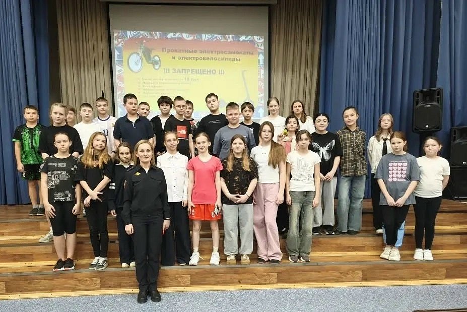 Госавтоинспекция Зеленограда провела урок безопасности для школьников: правила использования средств индивидуальной мобильности (СИМ)