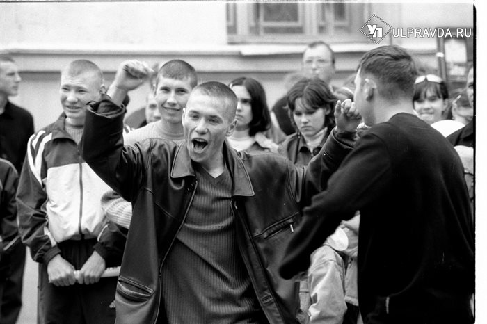 Начало 2000 х это. Компьютерный клуб 90-х. Начало 2000 х это. Москва 90ые. Ульяновск 2000х годов.