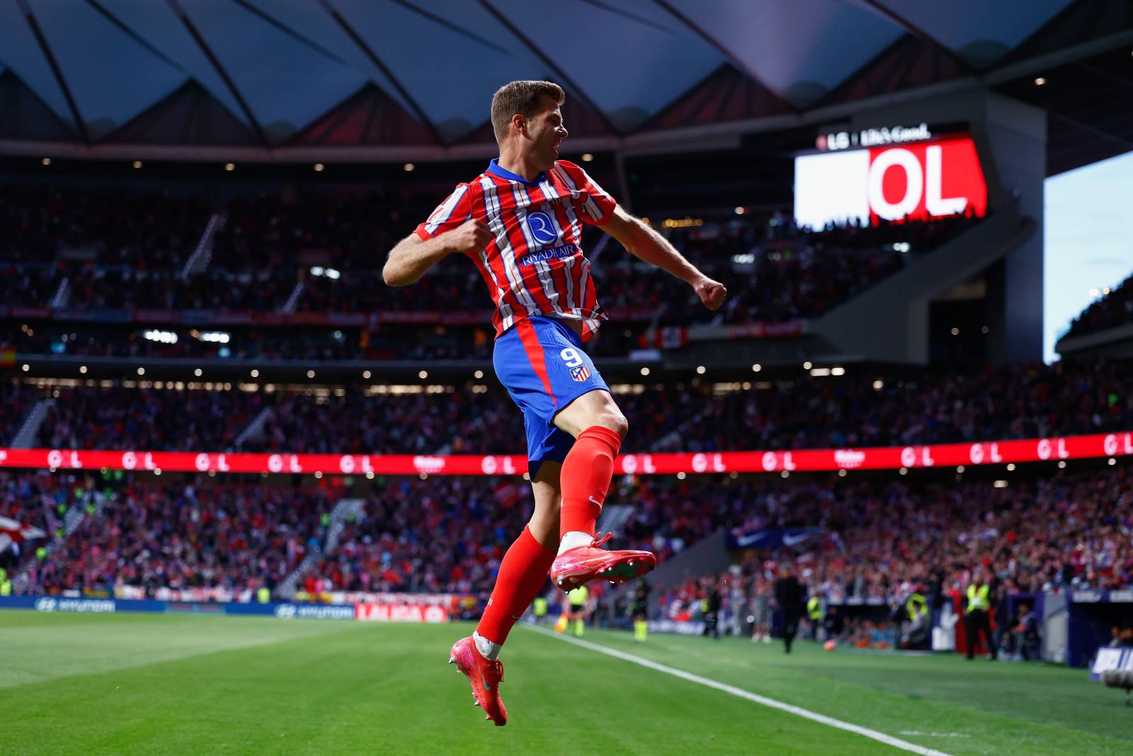 «Ньюкасл» хочет зимой подписать форварда мадридского «Атлетико»